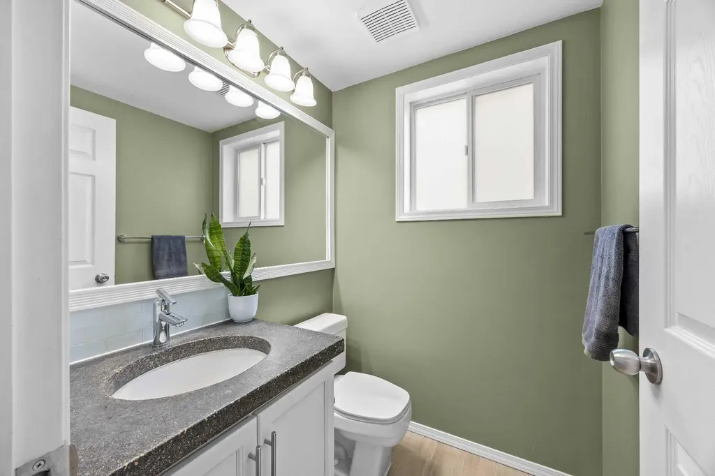 99 Hidden Crescent NW Calgary AB T3A 5L4