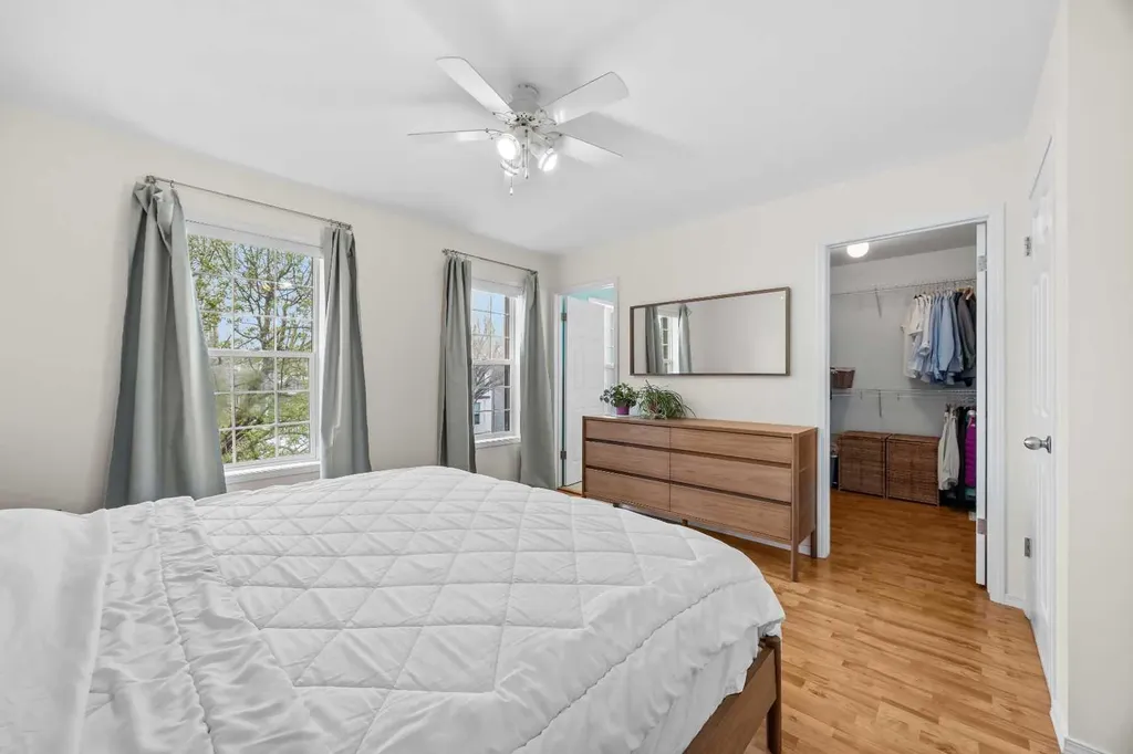 99 Hidden Crescent NW Calgary AB T3A 5L4