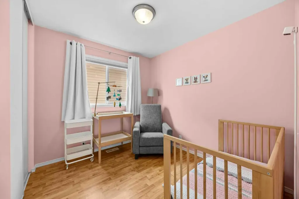 99 Hidden Crescent NW Calgary AB T3A 5L4