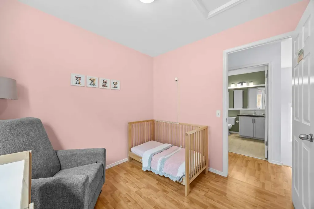 99 Hidden Crescent NW Calgary AB T3A 5L4