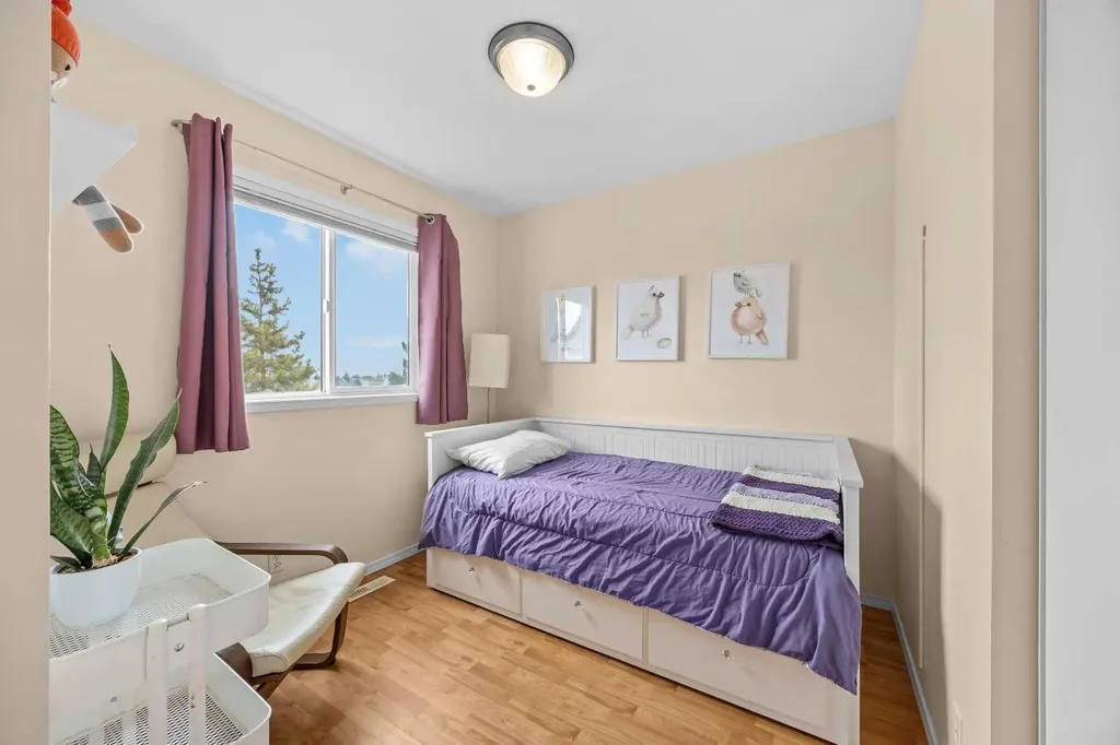 99 Hidden Crescent NW Calgary AB T3A 5L4