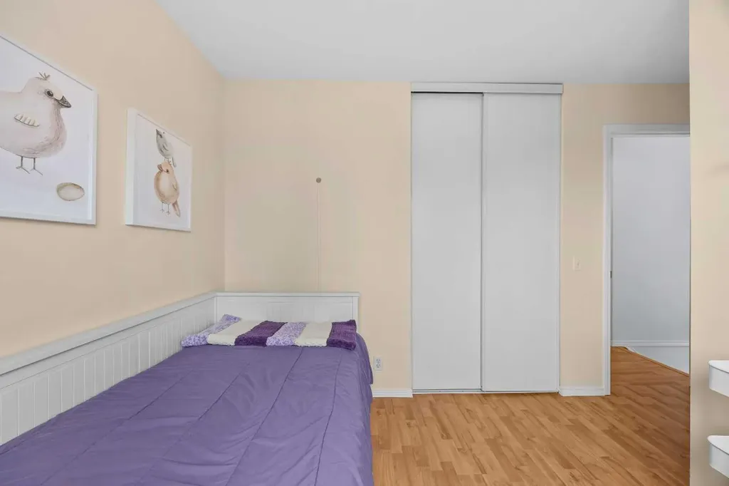 99 Hidden Crescent NW Calgary AB T3A 5L4