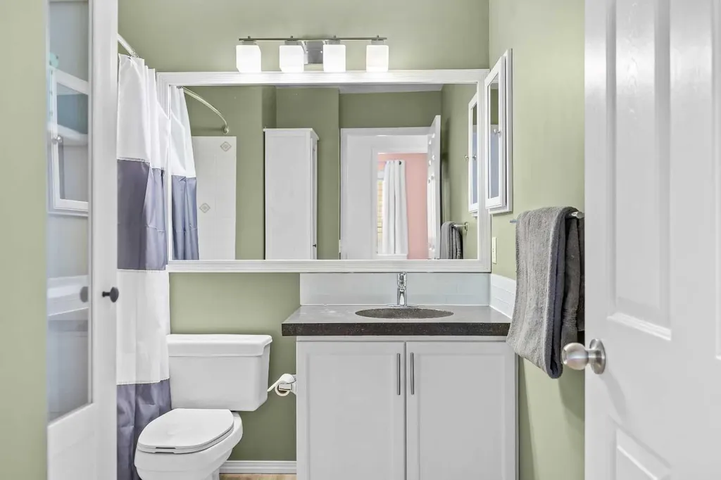 99 Hidden Crescent NW Calgary AB T3A 5L4