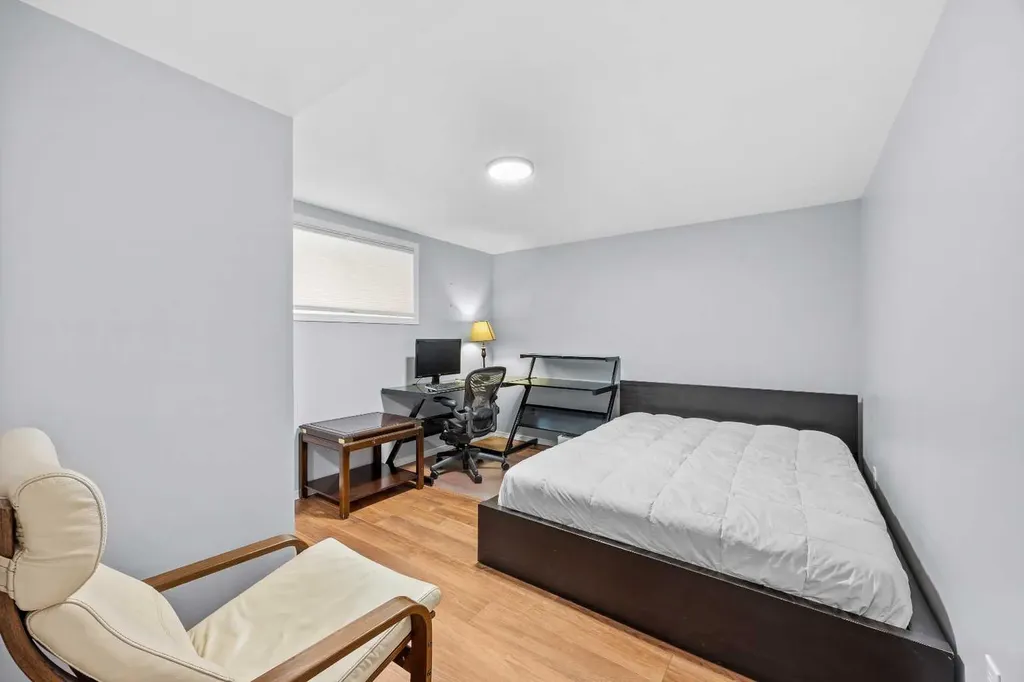 99 Hidden Crescent NW Calgary AB T3A 5L4