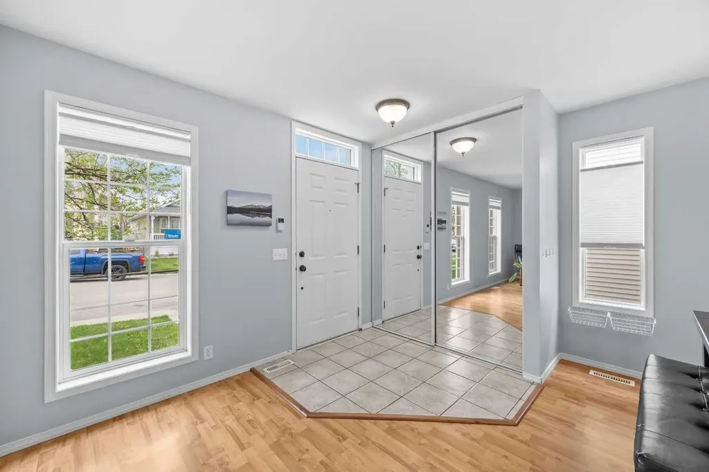 99 Hidden Crescent NW Calgary AB T3A 5L4