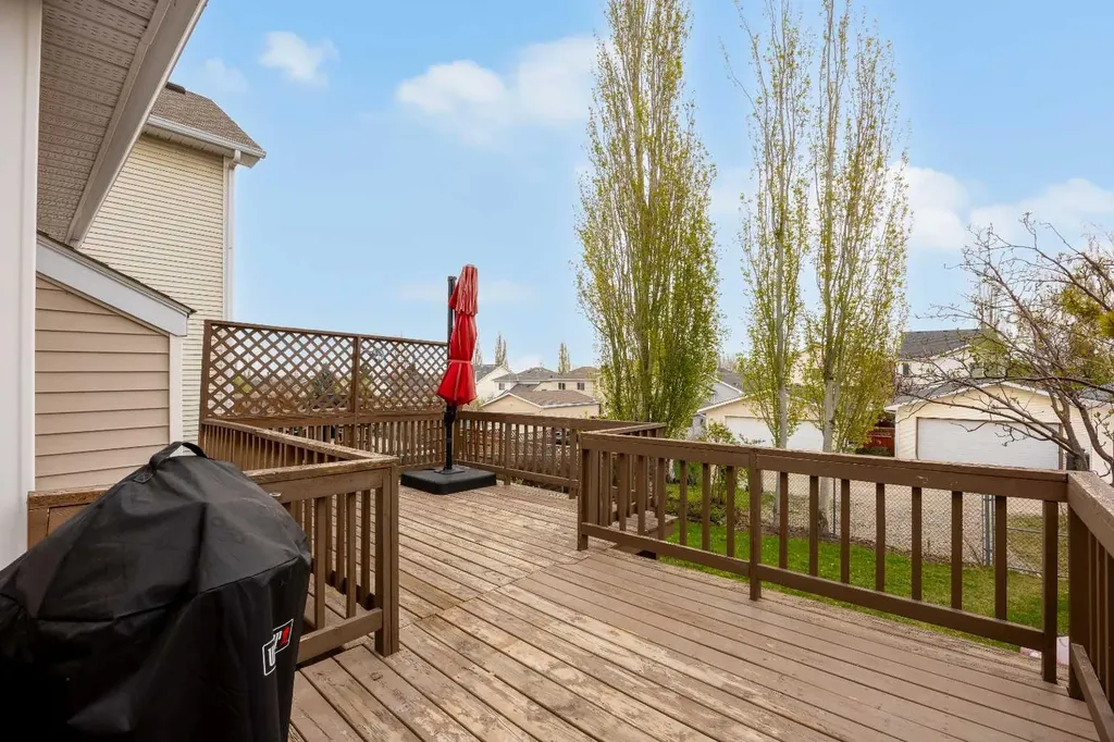 99 Hidden Crescent NW Calgary AB T3A 5L4