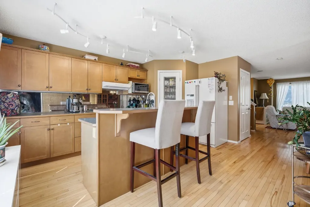 157 Cranberry Square SE Calgary AB T3M 1J6