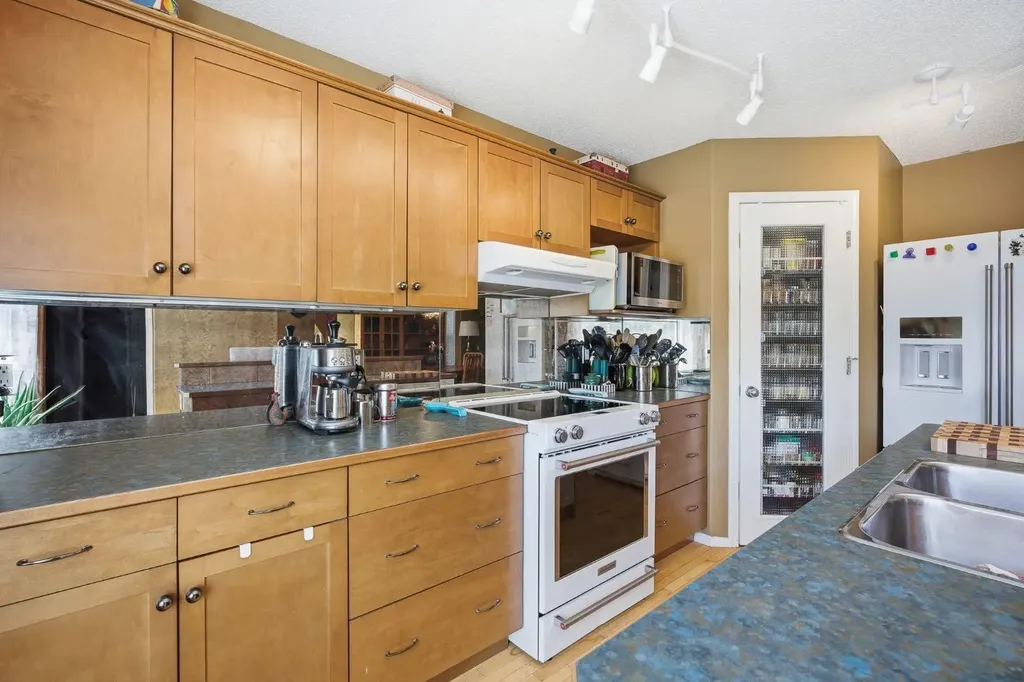 157 Cranberry Square SE Calgary AB T3M 1J6