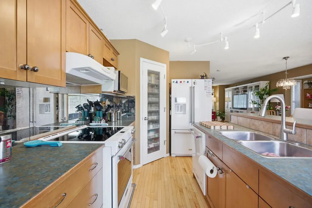 157 Cranberry Square SE Calgary AB T3M 1J6