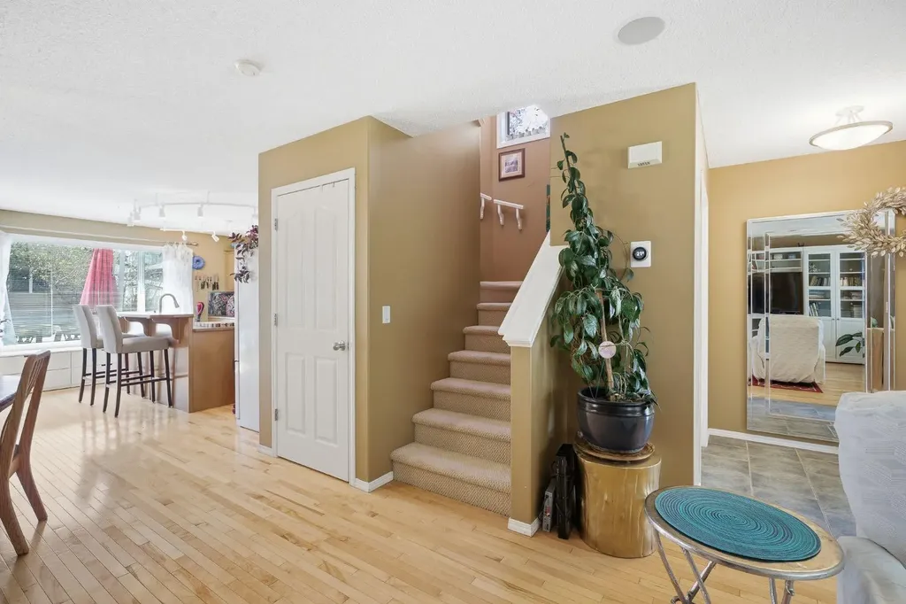 157 Cranberry Square SE Calgary AB T3M 1J6
