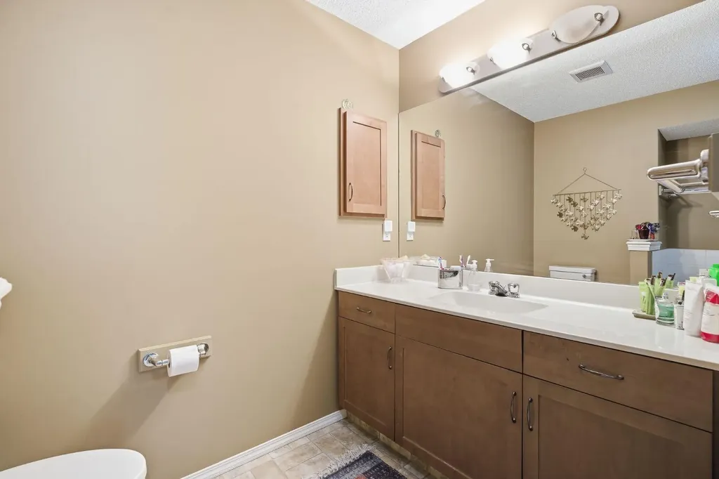 157 Cranberry Square SE Calgary AB T3M 1J6