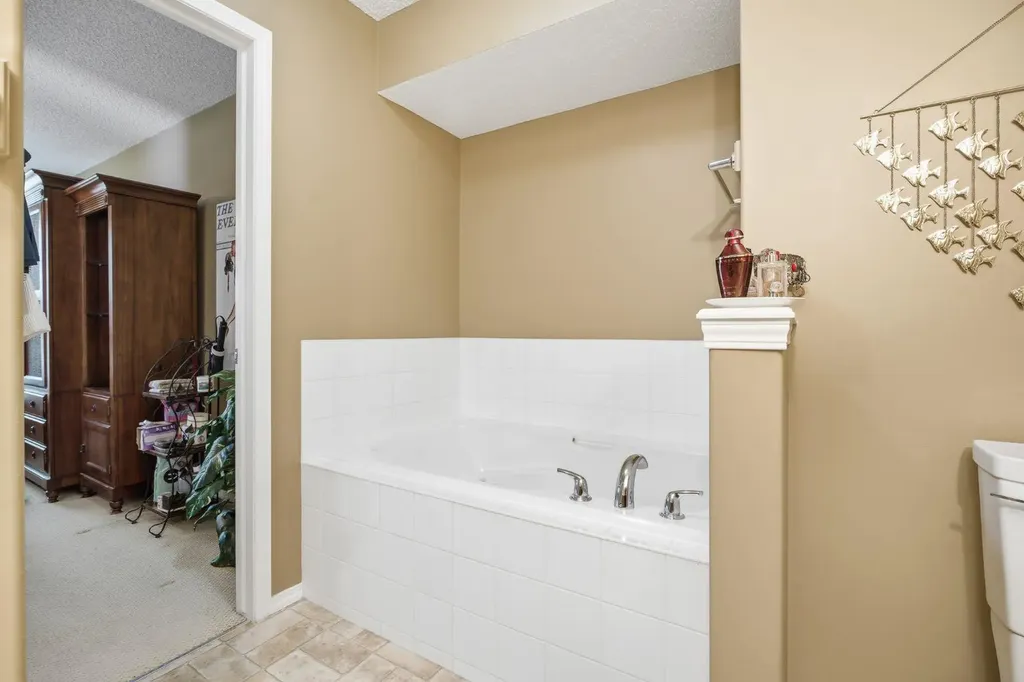 157 Cranberry Square SE Calgary AB T3M 1J6