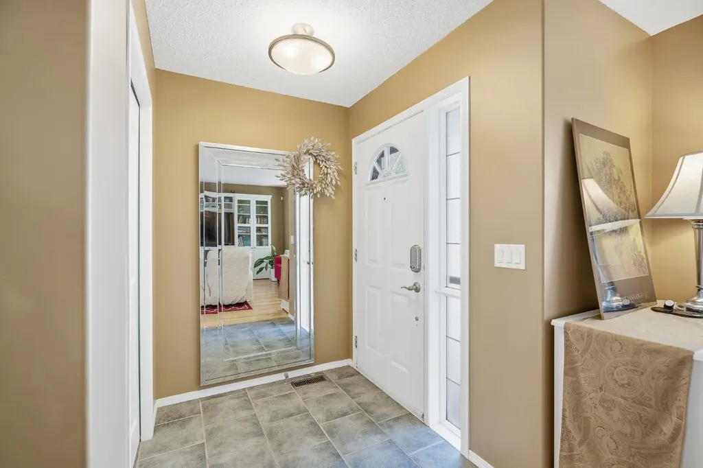 157 Cranberry Square SE Calgary AB T3M 1J6