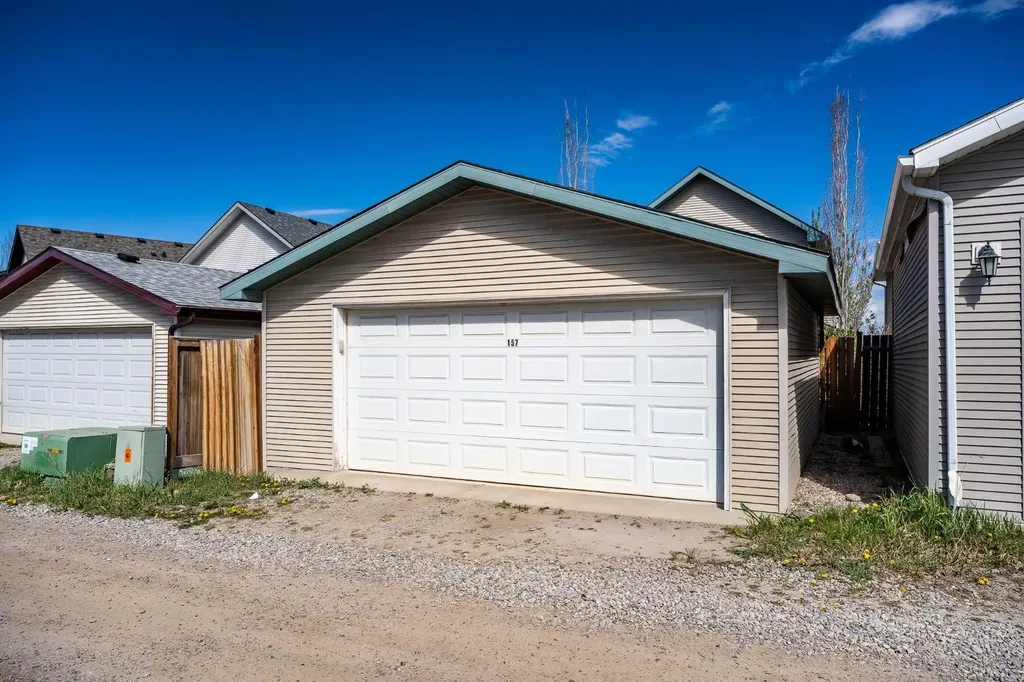 157 Cranberry Square SE Calgary AB T3M 1J6