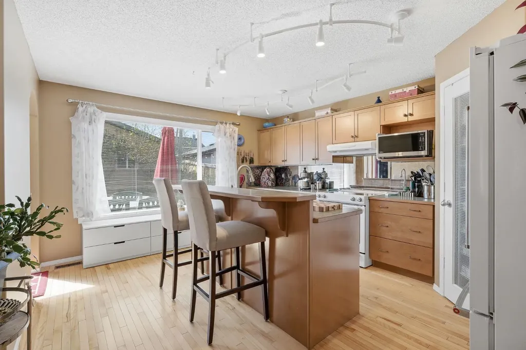 157 Cranberry Square SE Calgary AB T3M 1J6