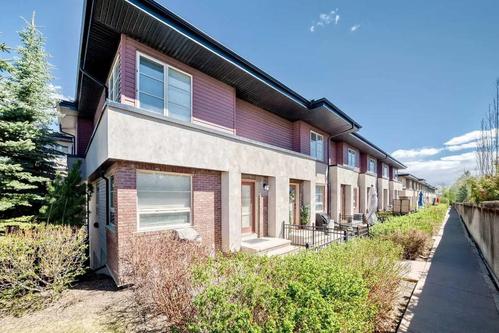 25 Aspen Hills Terrace SW Calgary AB T3H0P3