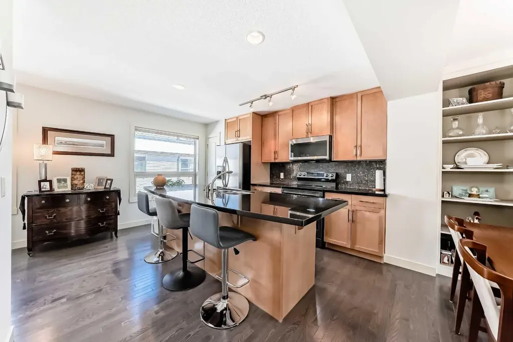 25 Aspen Hills Terrace SW Calgary AB T3H0P3