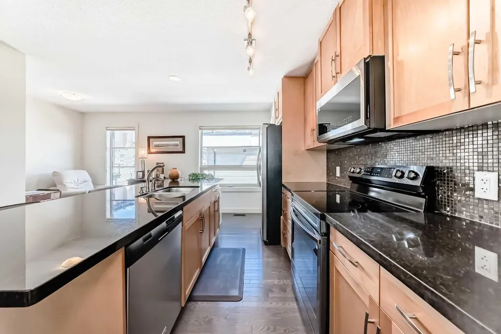 25 Aspen Hills Terrace SW Calgary AB T3H0P3