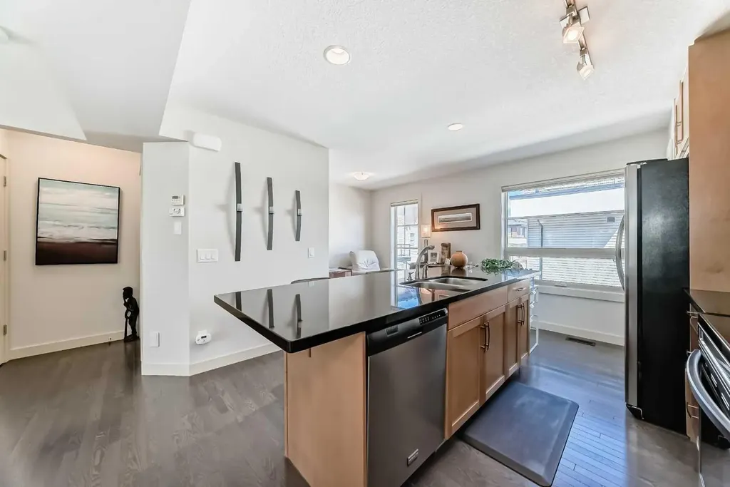 25 Aspen Hills Terrace SW Calgary AB T3H0P3