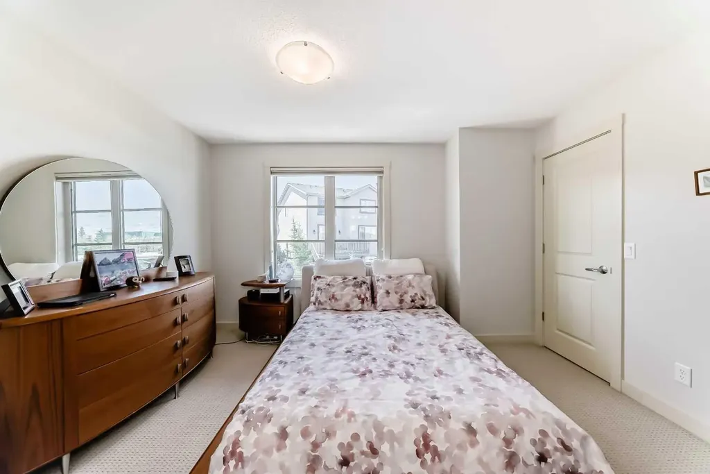25 Aspen Hills Terrace SW Calgary AB T3H0P3