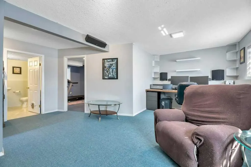 191 Strathaven Crescent Strathmore AB T1P 1N5