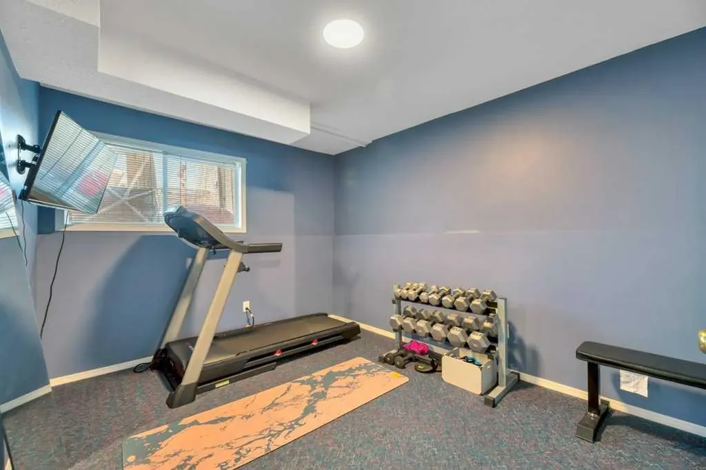 191 Strathaven Crescent Strathmore AB T1P 1N5