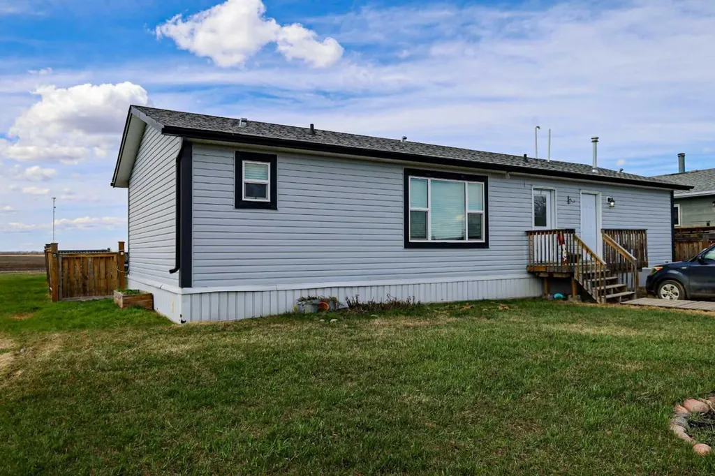 9718 103 Street Nampa AB T0H 2B0