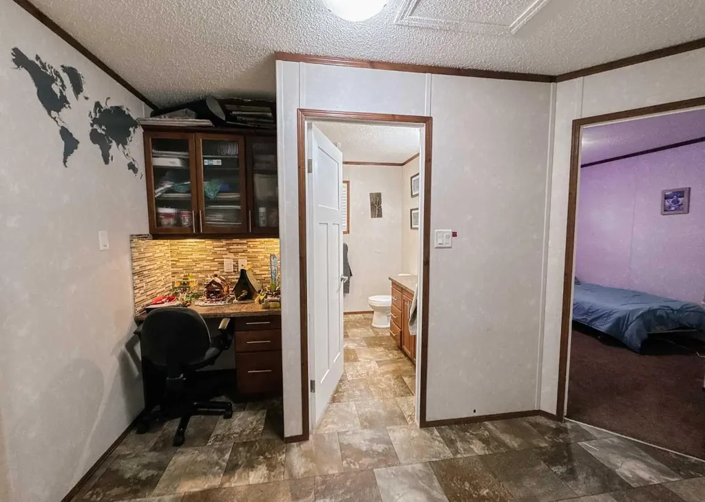 9718 103 Street Nampa AB T0H 2B0