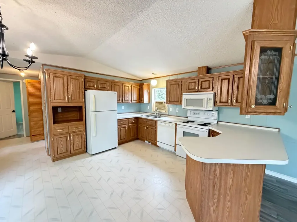 304 Railway Street Paradise Hill SK S0M2G0