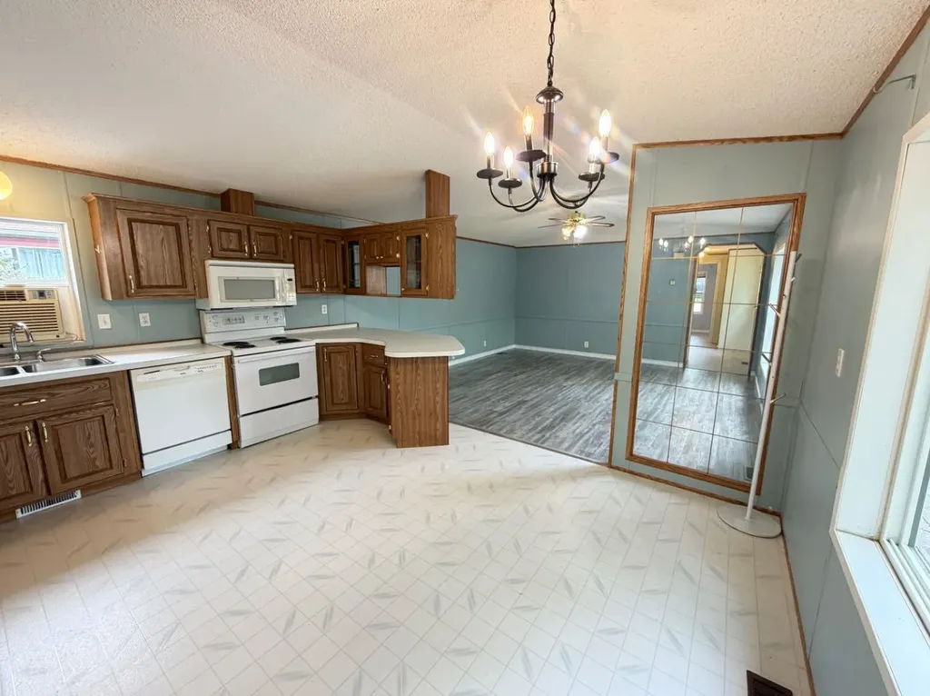 304 Railway Street Paradise Hill SK S0M2G0