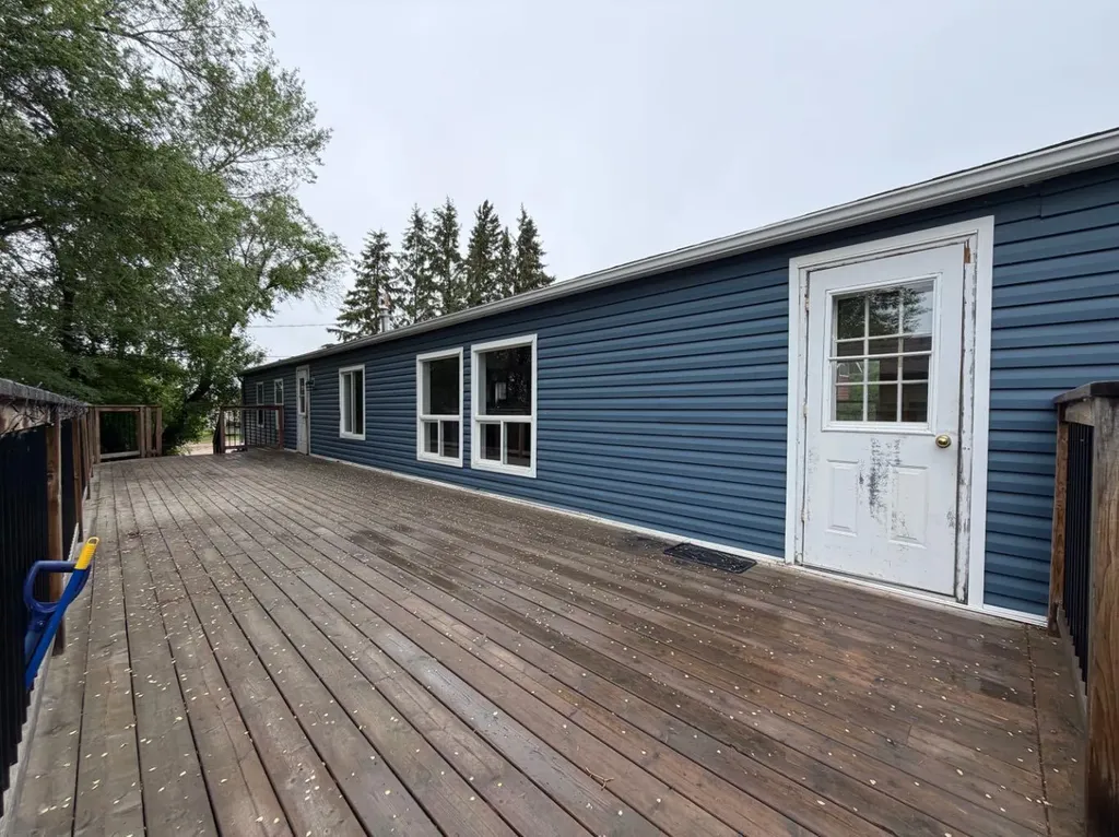 304 Railway Street Paradise Hill SK S0M2G0