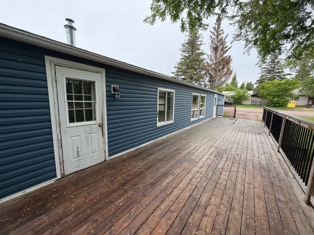 304 Railway Street Paradise Hill SK S0M2G0
