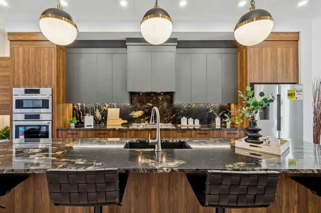 2620 30 Street SW Calgary AB T3E 2M2
