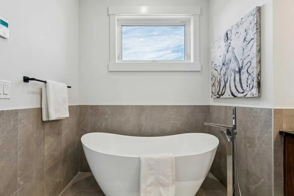 2620 30 Street SW Calgary AB T3E 2M2