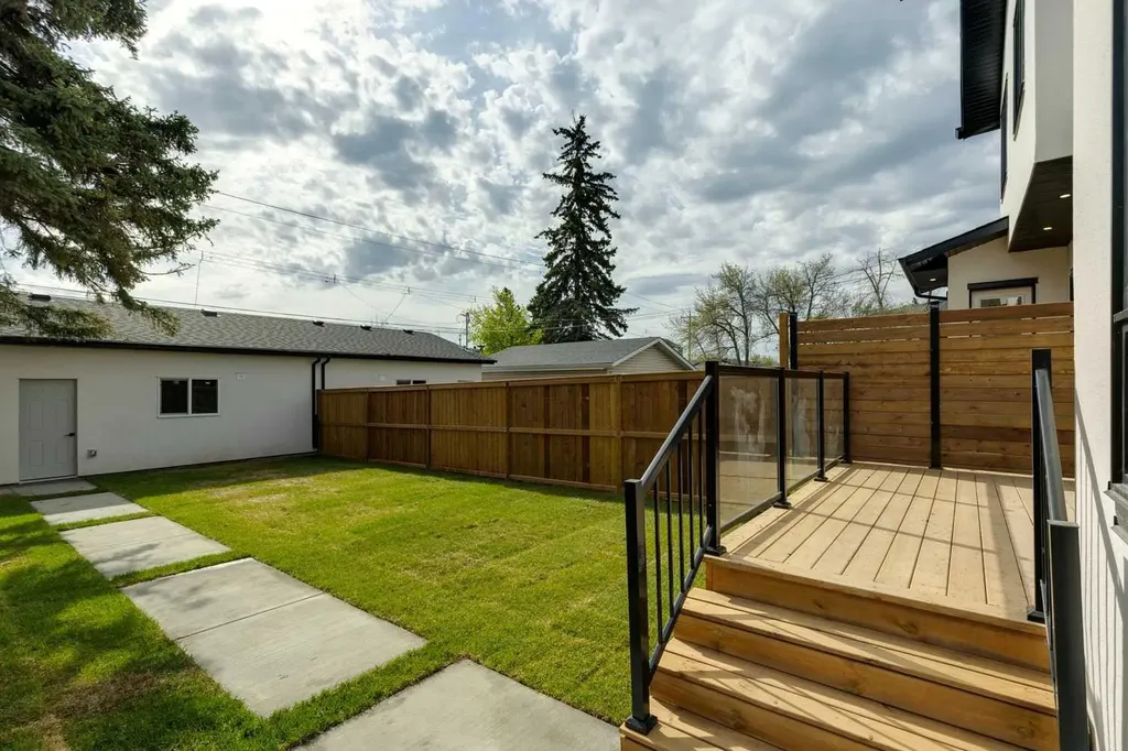 2620 30 Street SW Calgary AB T3E 2M2