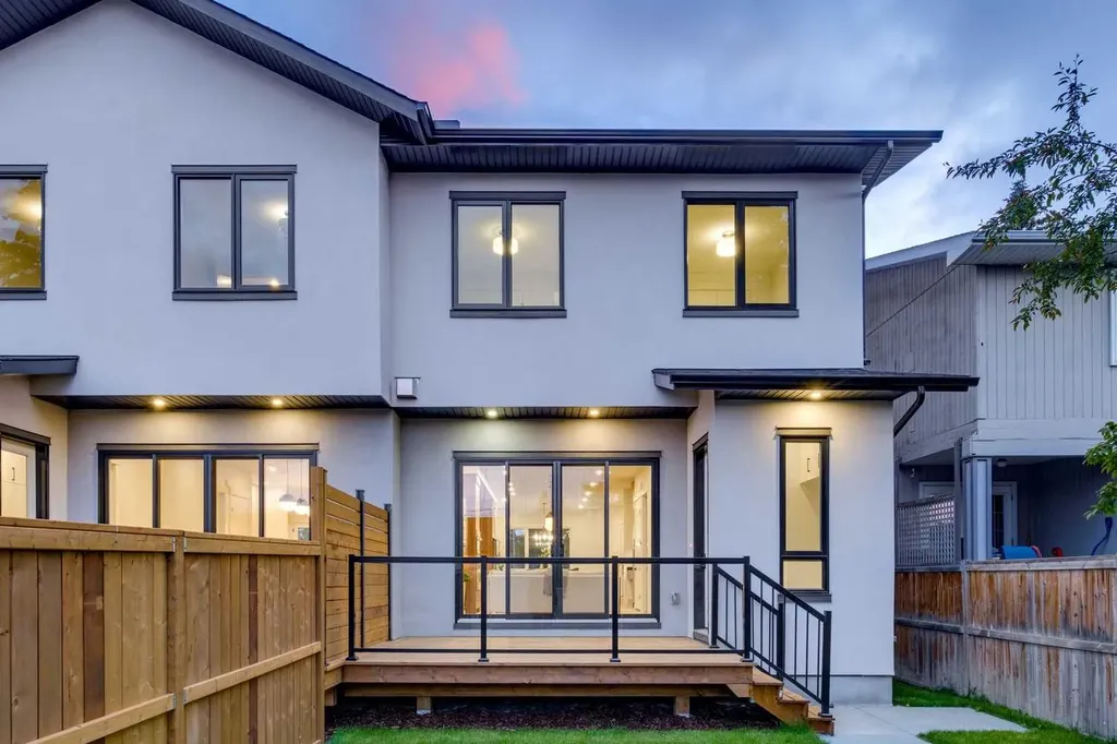 2620 30 Street SW Calgary AB T3E 2M2