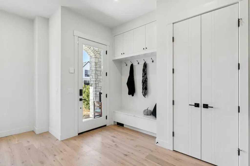 2620 30 Street SW Calgary AB T3E 2M2