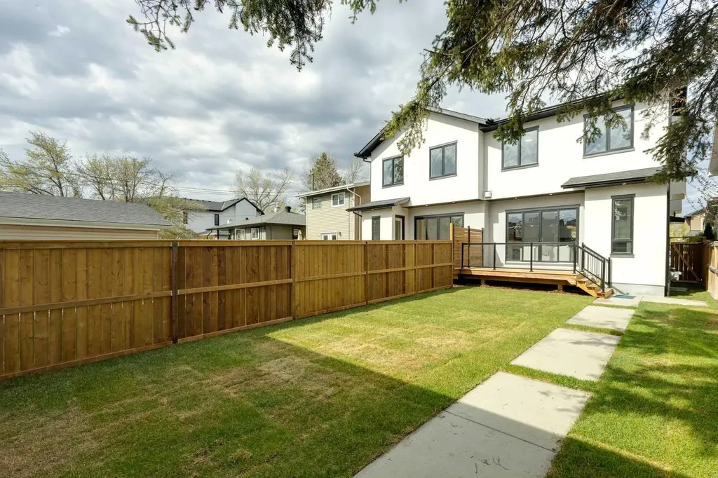 2620 30 Street SW Calgary AB T3E 2M2