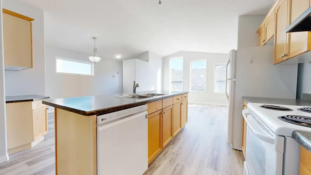 10317 Landing Drive Grande Prairie AB T8X 0B5