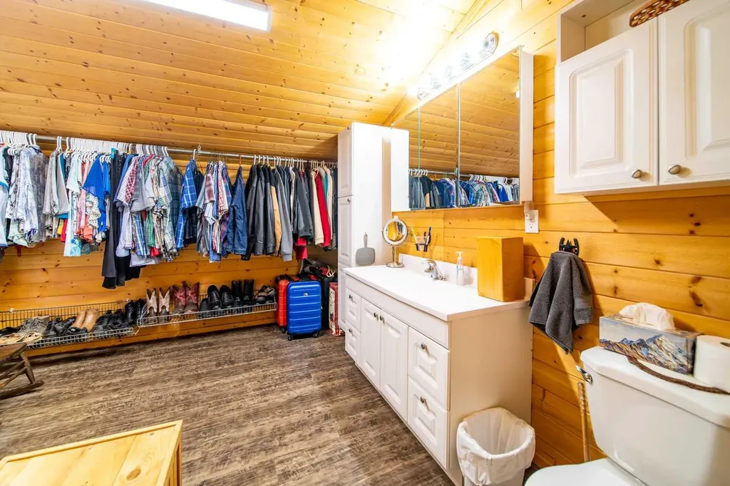 4608 51 Avenue Czar AB T0B 0Z0