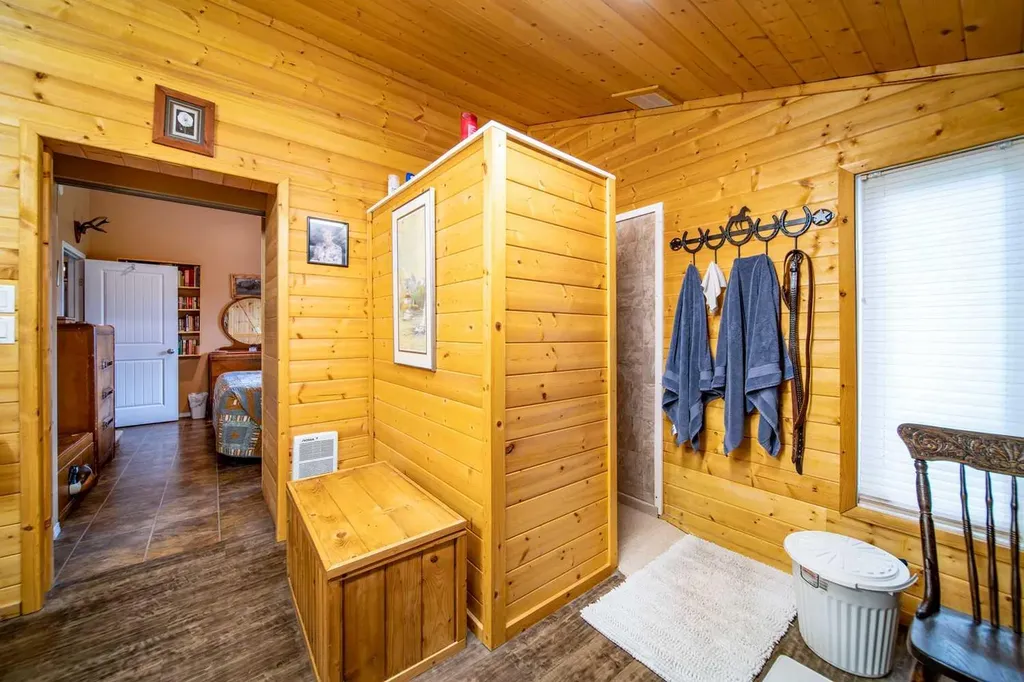 4608 51 Avenue Czar AB T0B 0Z0