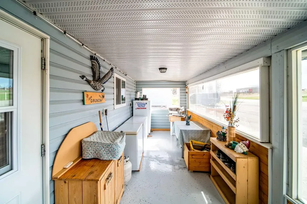 4608 51 Avenue Czar AB T0B 0Z0