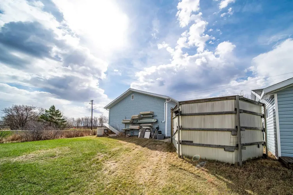 4608 51 Avenue Czar AB T0B 0Z0