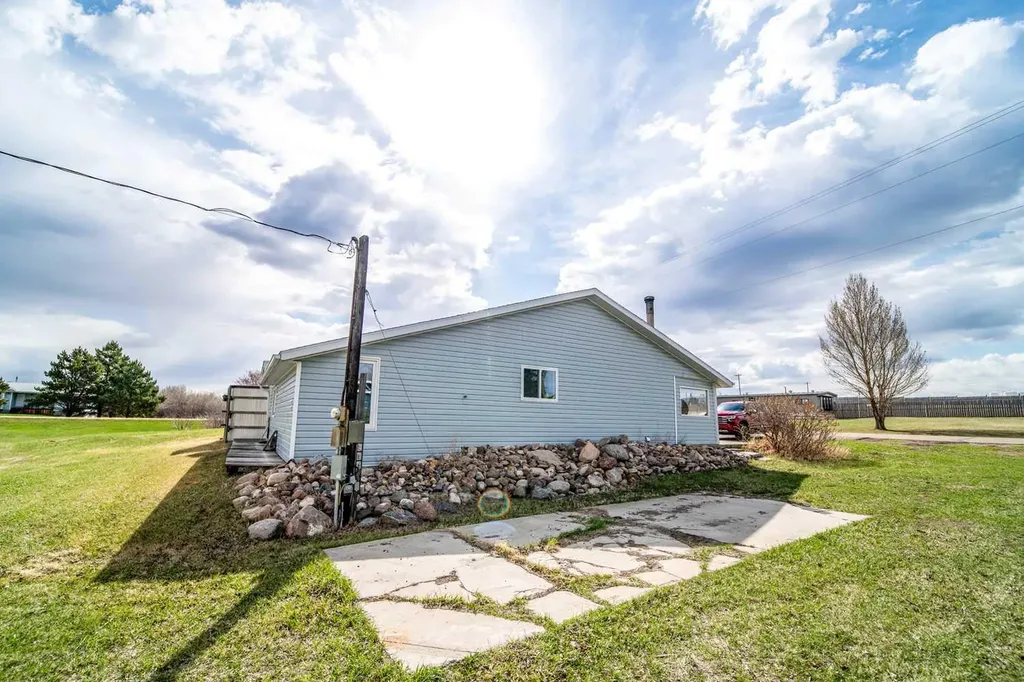 4608 51 Avenue Czar AB T0B 0Z0