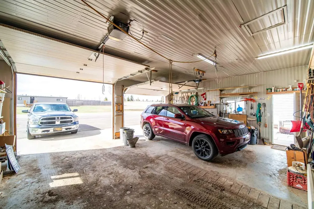 4608 51 Avenue Czar AB T0B 0Z0