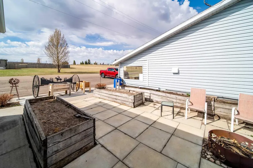 4608 51 Avenue Czar AB T0B 0Z0