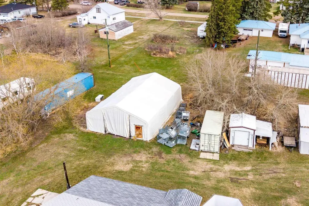 4608 51 Avenue Czar AB T0B 0Z0