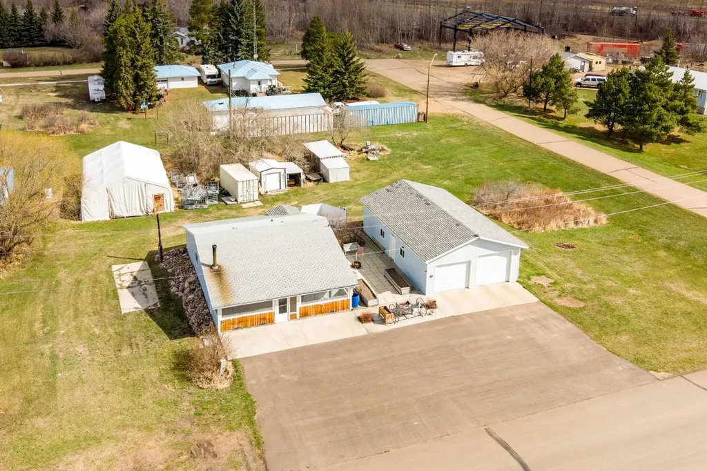 4608 51 Avenue Czar AB T0B 0Z0