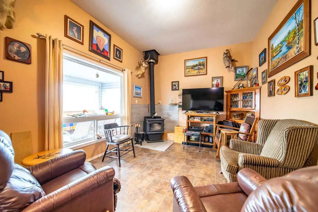 4608 51 Avenue Czar AB T0B 0Z0