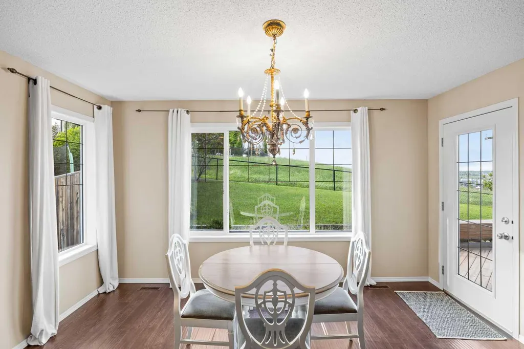 38 Westmount Way Okotoks AB T1S 0E1